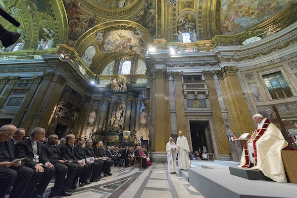 Il Papa benedice la Pala d'Altare di Safet Zec - Foto di Zeno Colantoni
